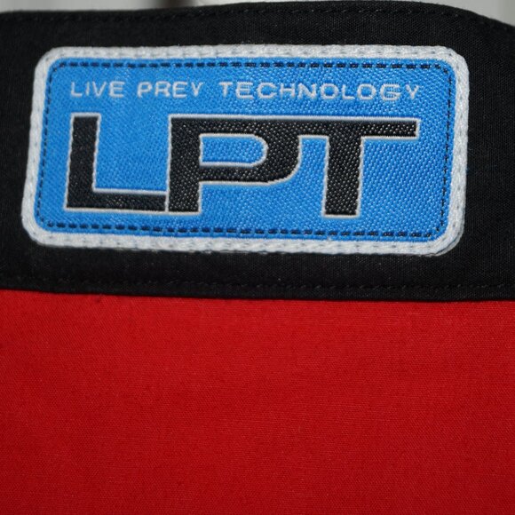 YUM Tournament Fishing Shirt XL Feeding Frenzy New NWOT NOS Embroidered Lures - Picture 6 of 8